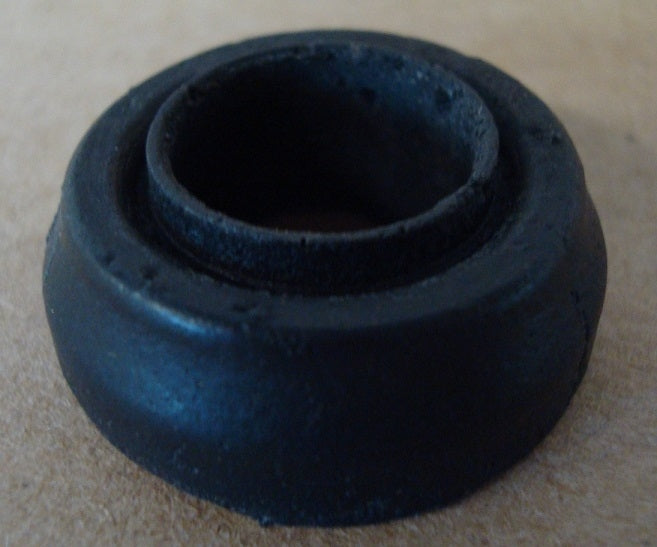 A-37632 Cabriolet Upper Landau Iron Rubber Spacer