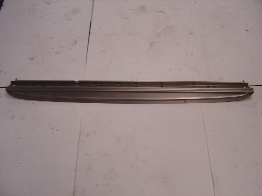 A-70136 1930-31 Coupes,1930 4 door Panel Above Windshield